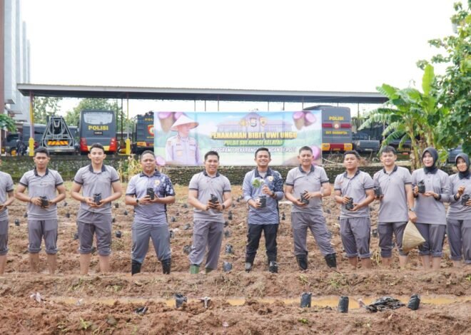 Manfaatkan Lahan P2B, Biro SDM Polda Sulsel Tanam 550 Bibit Uwi Ungu