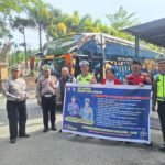 Operasi Keselamatan Pallawa 2026 Hari Kedua, Sat Lantas Edukasi Pengendara di Pasar Seni Makale