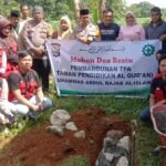 Wujud Polisi untuk Masyarakat, Bhabinkamtibmas Polsek Tanralili Bangun TPA di Kampung Tangaya Maros