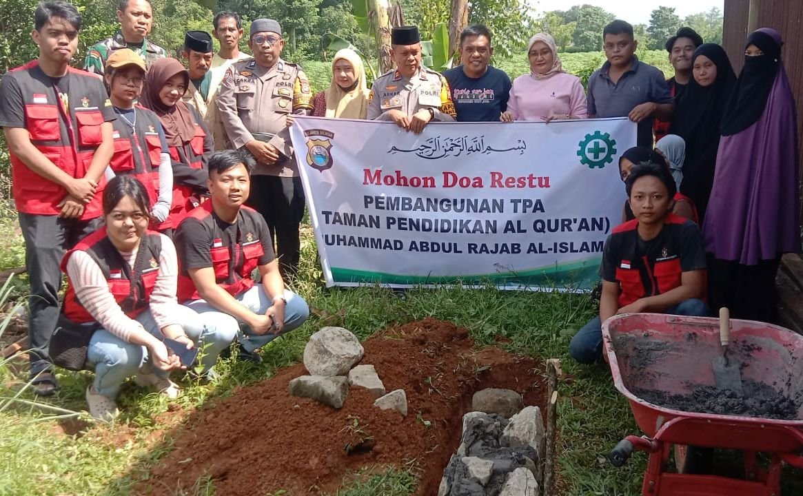 Wujud Polisi untuk Masyarakat, Bhabinkamtibmas Polsek Tanralili Bangun TPA di Kampung Tangaya Maros