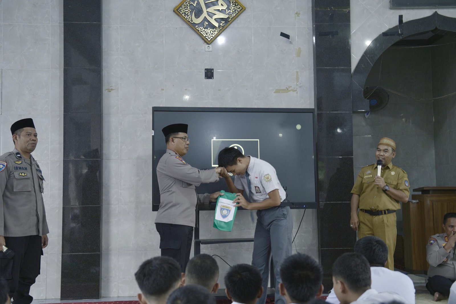 Cegah Bullying Sejak Dini, Satbinmas Polres Gowa Edukasi Pelajar SMA Negeri 19 Gowa