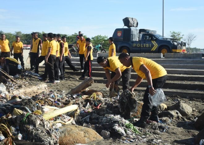 Kembali, Polres Bulukumba Gelar Aksi Peduli Lingkungan di Kolam Labuh Pantai Merpati