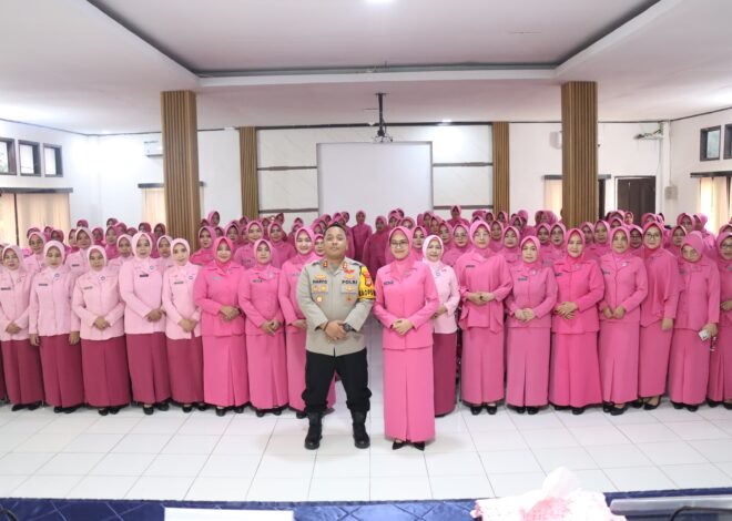 Kapolres Ajak Bhayangkari Jadi Soko Guru Keluarga dan Pendamping Solid Aparat
