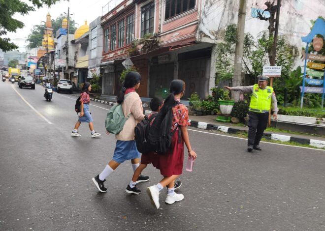 Satlantas Polres Tana Toraja Hadir di Pagi Hari, Pastikan Arus Lalin di kota Makale Lancar dan Aman