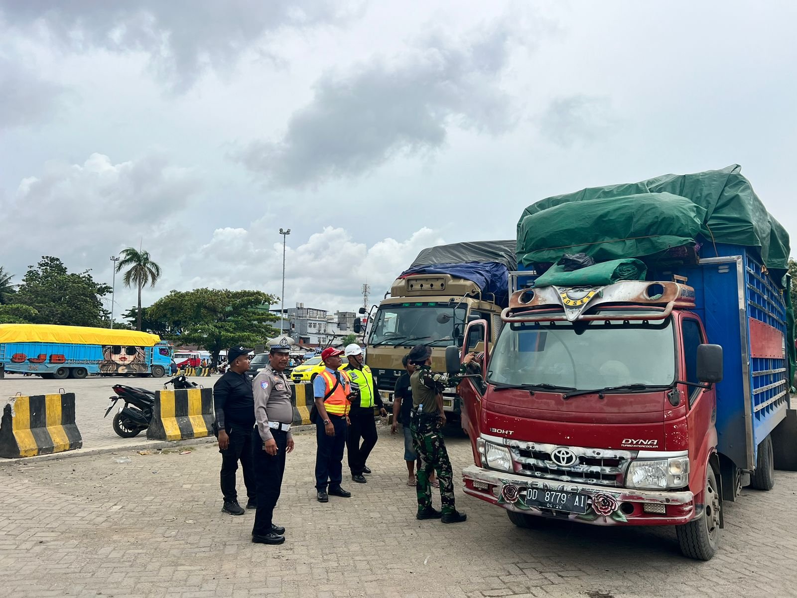 Operasi Keselamatan Pallawa 2026, Sat Lantas Polres Parepare Edukasi Sopir Truk di Pelabuhan Nusantara
