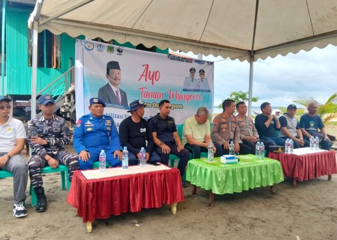 ‎Polres Pinrang Turut Andil pada Penanaman Mangrove dan Restocking Rajungan Peringati HUT Kabupaten Pinrang