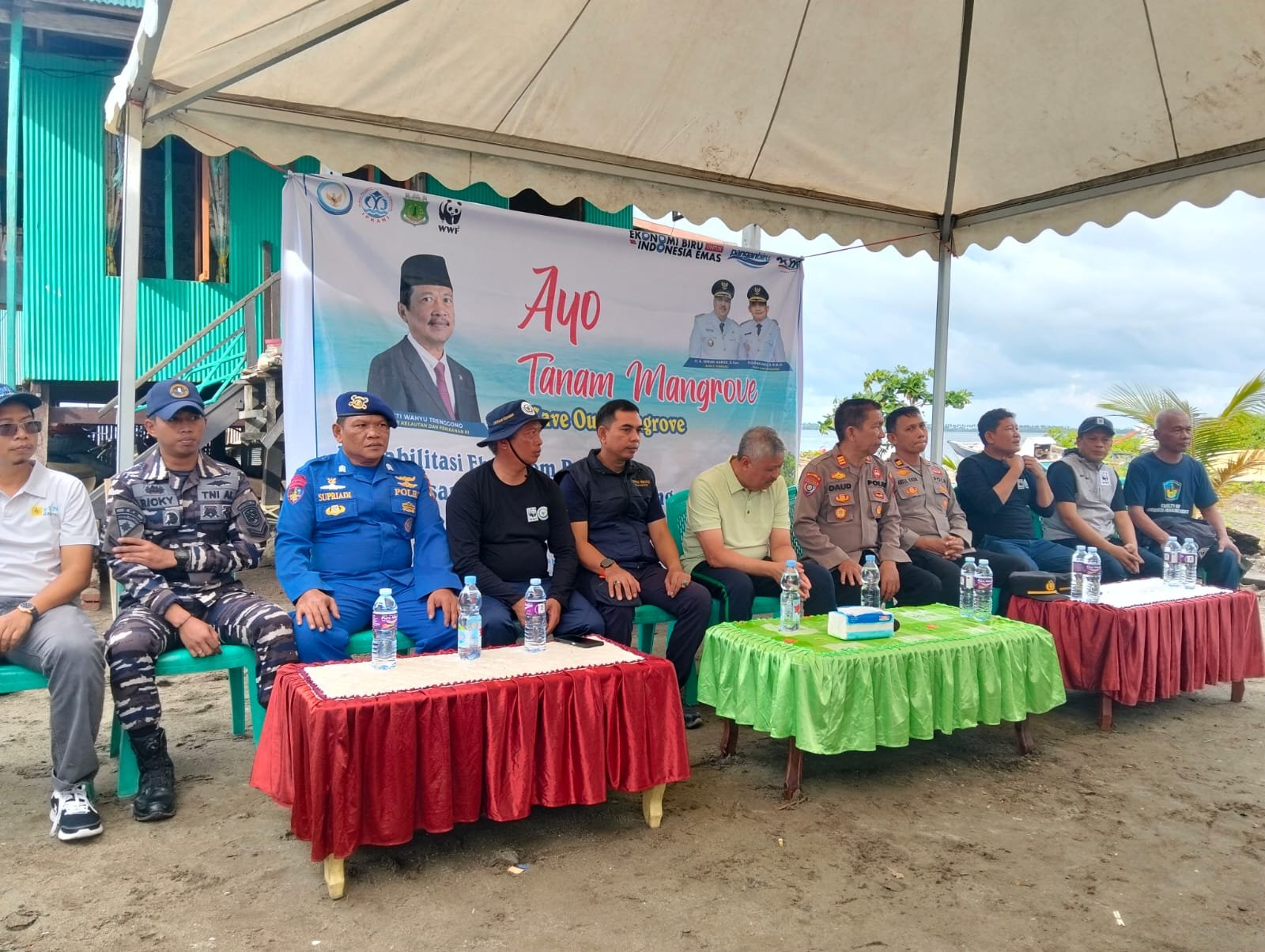 ‎Polres Pinrang Turut Andil pada Penanaman Mangrove dan Restocking Rajungan Peringati HUT Kabupaten Pinrang