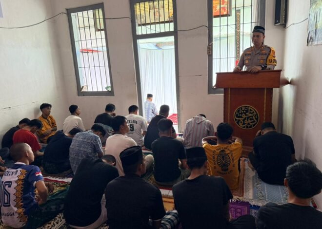 Kapolres Tator Jadi Khatib Jumat di Rutan Makale, Beri Motivasi Bagi Tahanan