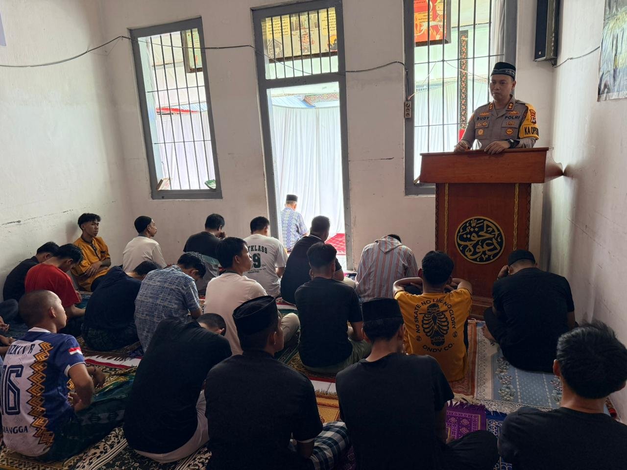 Kapolres Tator Jadi Khatib Jumat di Rutan Makale, Beri Motivasi Bagi Tahanan