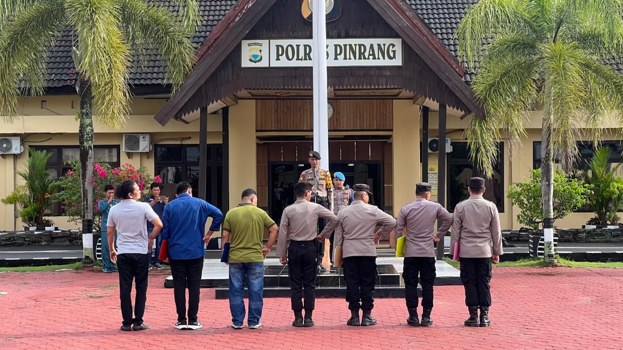 Di awal bulan suci Ramadan, apel pagi Dilaksankan depan Polres Pinrang