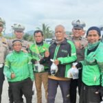 Ditlantas Polda Sulbar Gandeng Komunitas Ojol Bagi Takjil dan Tebarkan Pesan Keselamatan