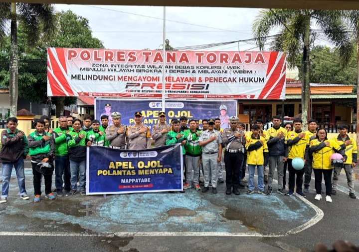 Perkuat Kamtibmas, Kapolres Tana Toraja Pimpin Apel Ojol dan Sematkan Pin Polantas Mappatabe