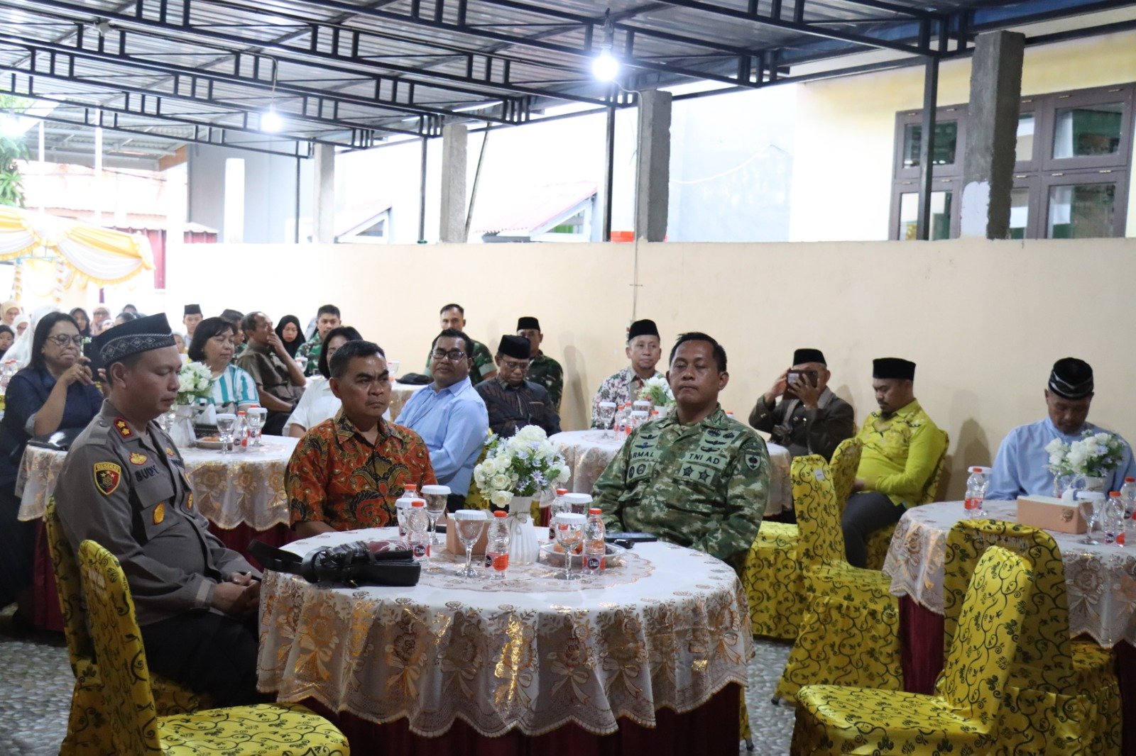 Buka Puasa Bersama, Kapolres Tator Bersama Forkopimda, Tokoh Agama Dan Pemberian Santunan Anak Yatim