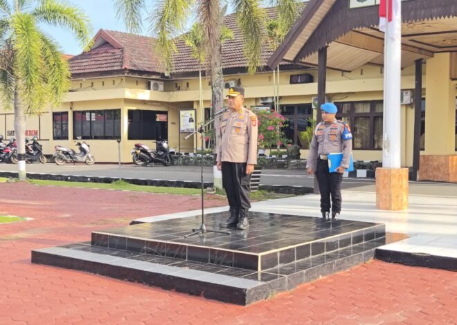 Pelaksanaan Apel Pagi di Halaman Polres Pinrang