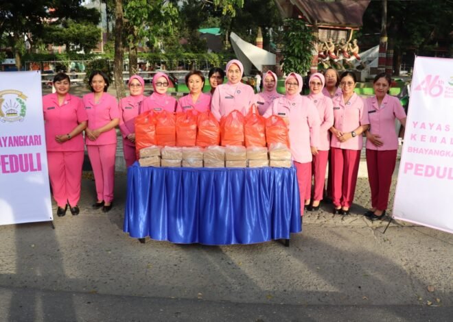 Bhayangkari Polres Tana Toraja Bersama Pocil Berbagi Takjil, Wujud Kepedulian di Bulan Suci Ramadan