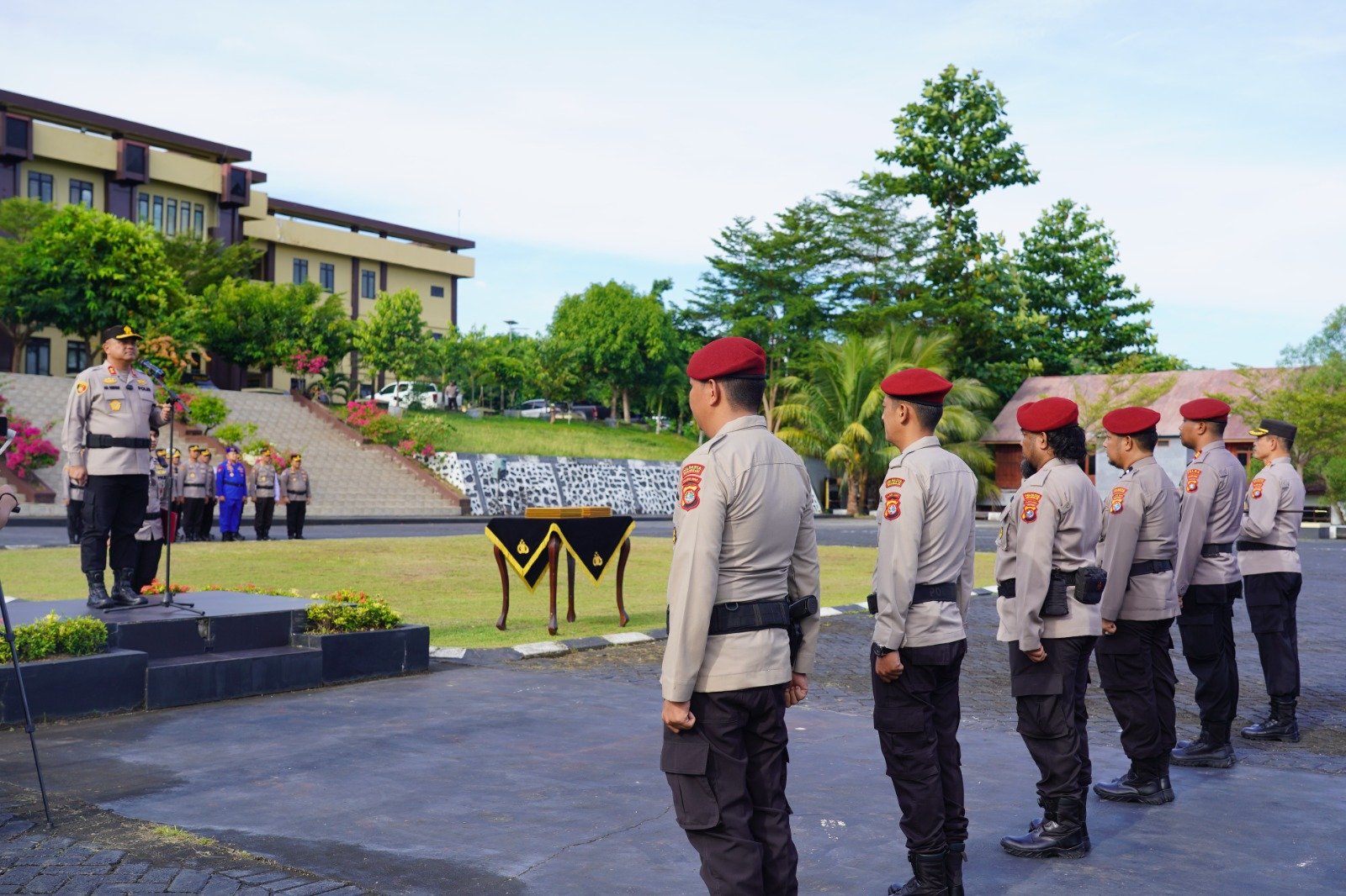 Kapolda Sulbar Berikan Reward, Apresiasi Bagi Personel yang Ungkap Kasus Curanmor Besar