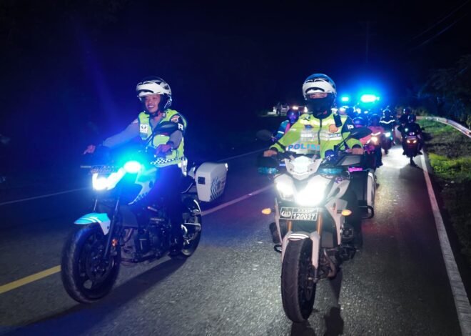 Ditlantas Polda Sulbar Gelar Aksi Sahur On The Road, Bareng Driver Ojol Berbagi Kehangatan di Kota Mamuju