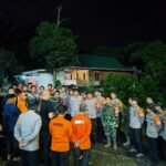 Kapolres Pinrang Pimpin Langsung Pencarian Personel Polsek Lembang yang Terseret Arus Sungai