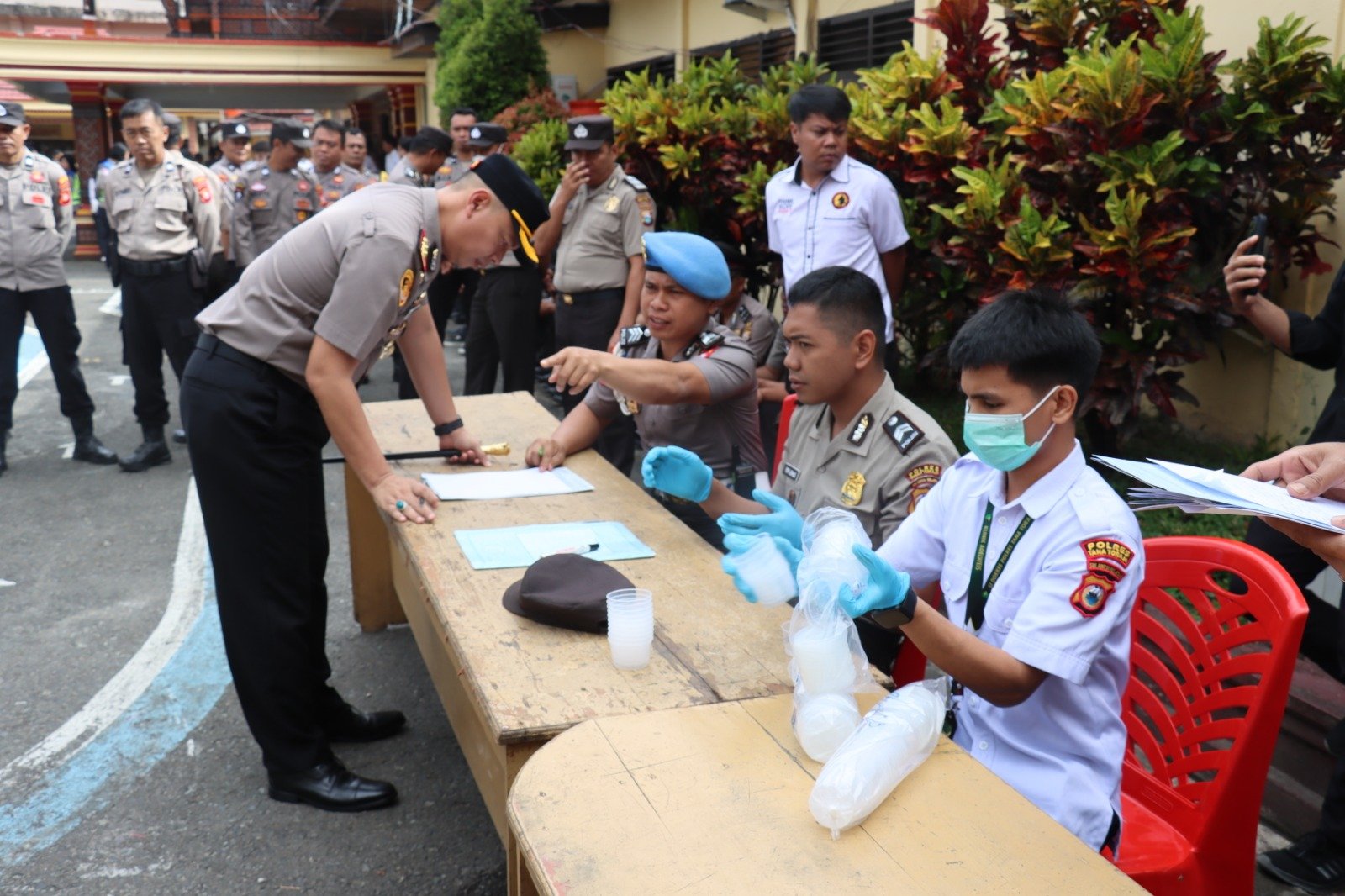 Personel Polres Tana Toraja Jalani Tes Urine hingga Cek Senpi