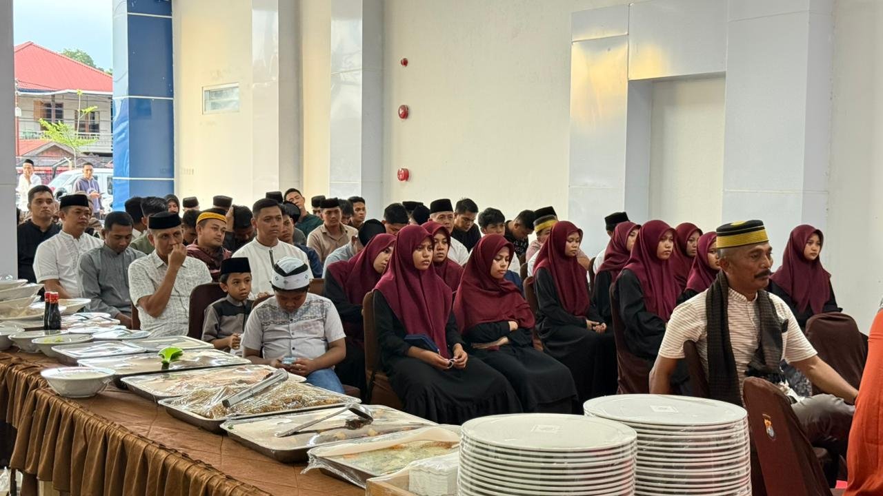 Ditlantas Polda Sulbar Gelar Buka Puasa Bersama Anak Yatim, Silaturahmi dan Berbagi Kehangatan di Bulan Ramadan