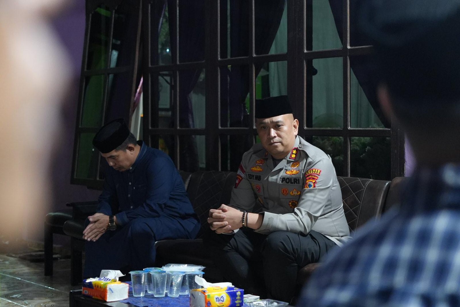 Kapolres Pinrang Bersama Bhayangkari dan PJU Melayat ke Rumah Duka Aiptu Mattaungan