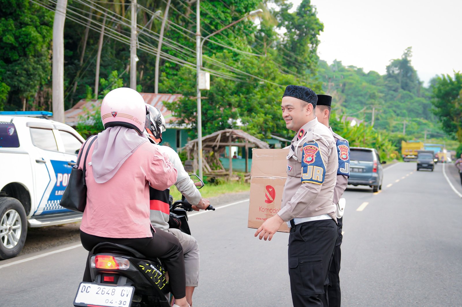 PJR Ditlantas Polda Sulbar Gandeng Komunitas PDM Berbagi Takjil, Wujudkan Sinergi untuk Masyarakat