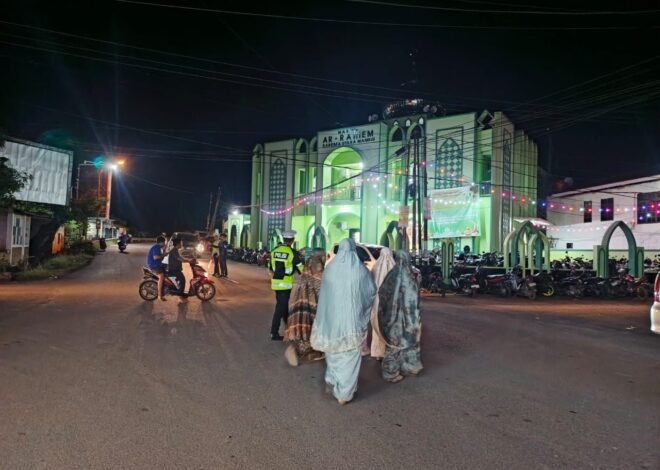 Ibadah Tarwih Aman dan Nyaman, Ditlantas Polda Sulbar Sigap Berikan Perlindungan dan Atur Lalu Lintas