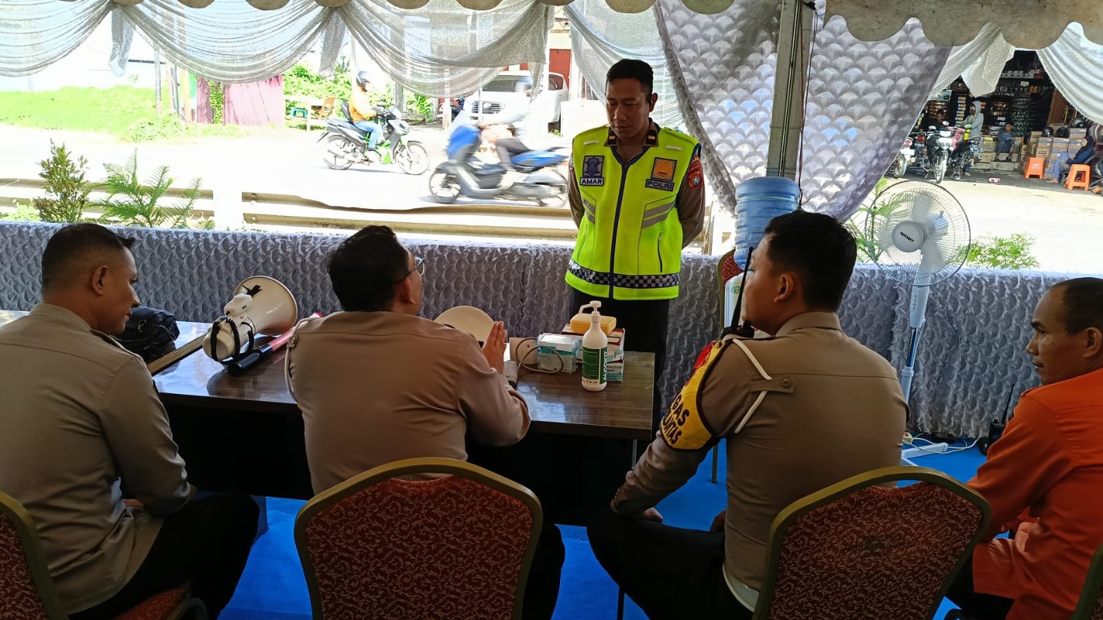 Dirlantas Polda Sulbar Cek Pos Pengamanan Operasi Ketupat di Mamuju, Pastikan Personel Siap Layani Masyarakat