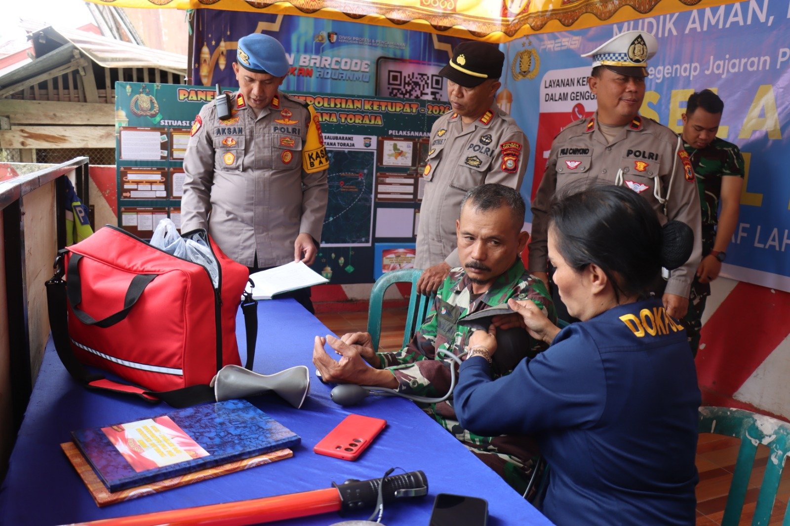 Kasatgas Banops Polres Tana Toraja Cek Sejumlah Pos Ops Ketupat 2026, Pastikan Personel Siap Berikan Pelayanan Maksimal