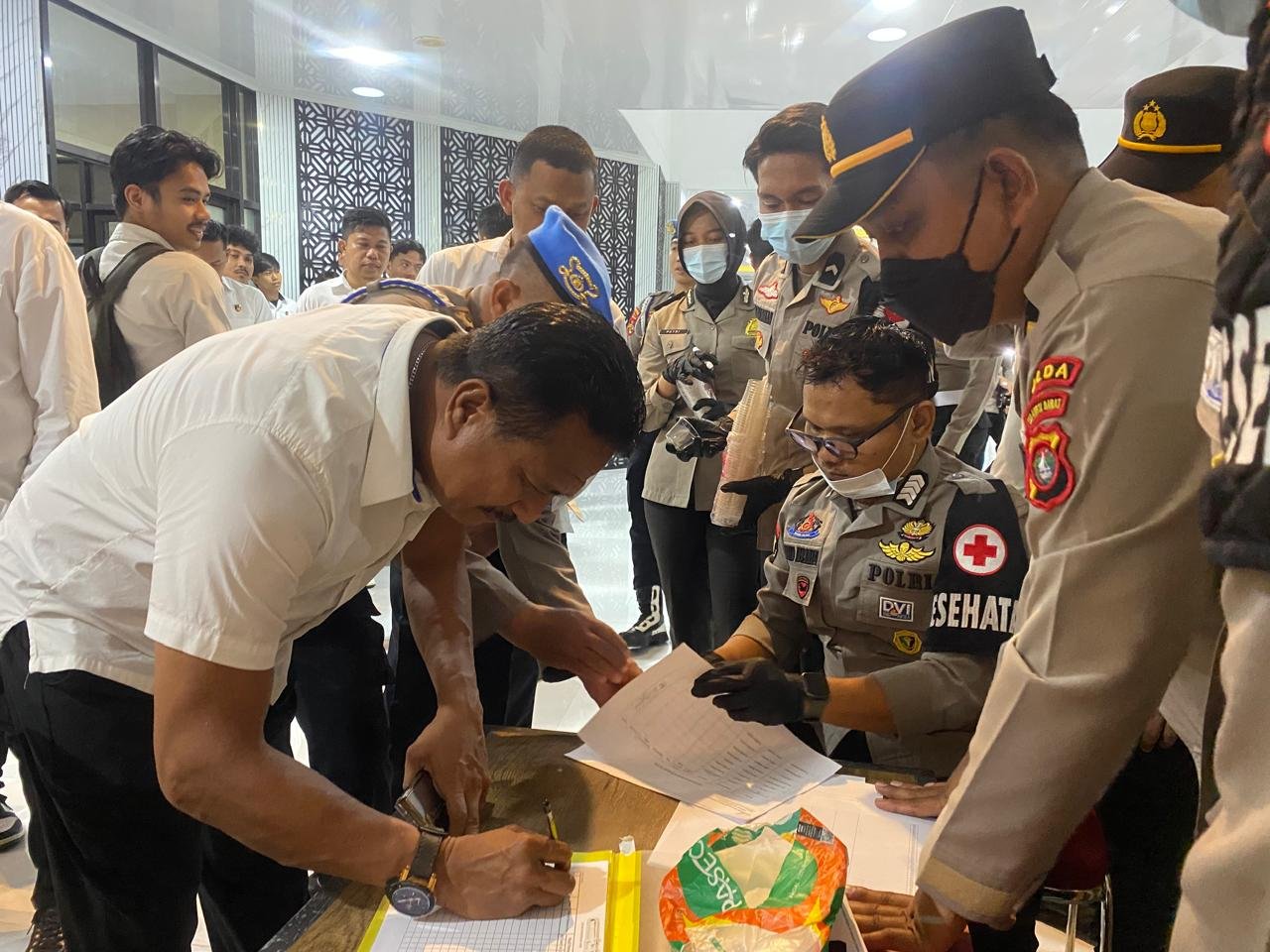 Cegah Narkoba di Lingkungan Polda Sulbar, Seluruh Personel Ikuti Pemeriksaan Urine Dadakan