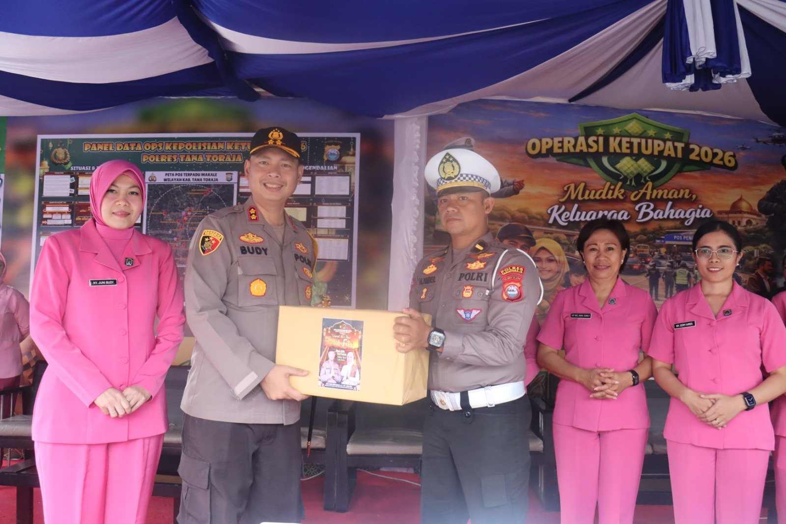 Kapolres Tana Toraja dan Ketua Bhayangkari Kunjungi Pospam, Beri Semangat Personel