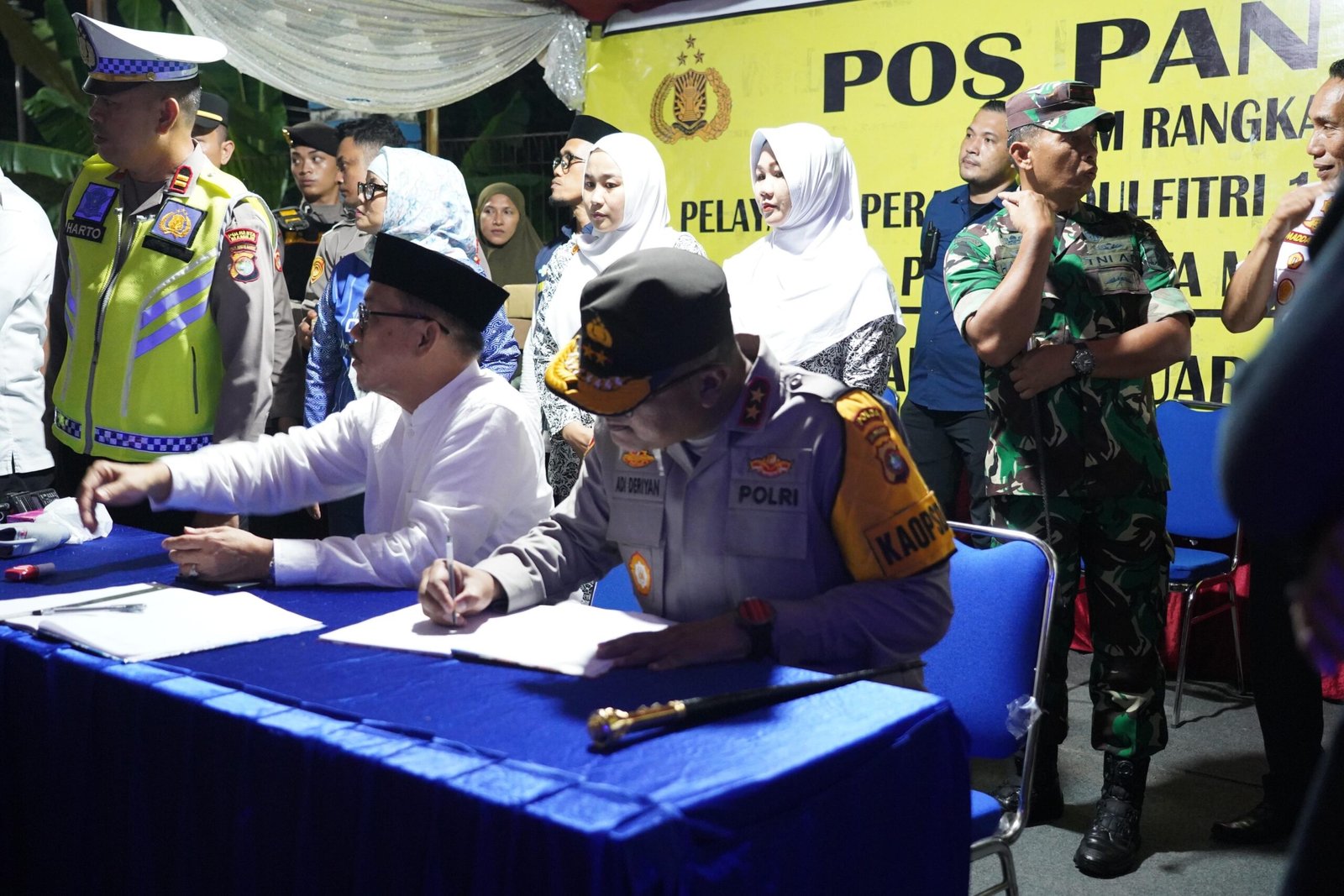 Kapolda Sulbar Bersama Forkopimda Pantau Arus Mudik dan Pos Pengamanan Idul Fitri 1447 H, Pastikan Pelayanan Maksimal