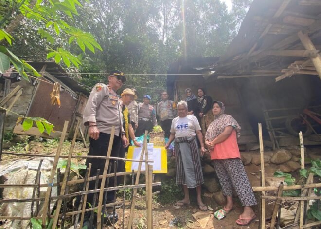 Polres Tana Toraja Salurkan Bantuan Pangan Ramadhan, Kapolres: Polri Hadir Bantu Warga
