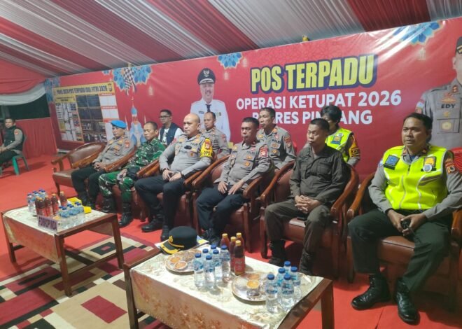 ‎Kapolres Pinrang Bersama Forkopimda Pantau Kamtibmas Lewat Vicon Malam Takbiran