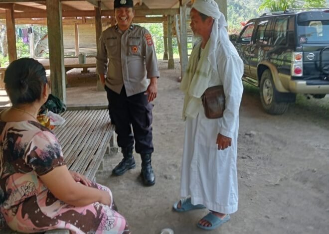 Bangun Kedekatan dengan Masyarakat, Bhabinkamtibmas Polres Tana Toraja Rutin Laksanakan Sambang