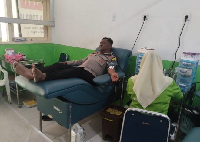 Polri Untuk Masyarakat: Bhabinkamtibmas Polsek Makale Donorkan Darah Bantu Pasien