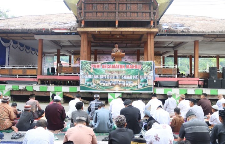 Kapolres Tana Toraja Khatib Shalat Idul Fitri, Ajak Jemaah Tingkatkan Takwa Dan Jaga Persatuan