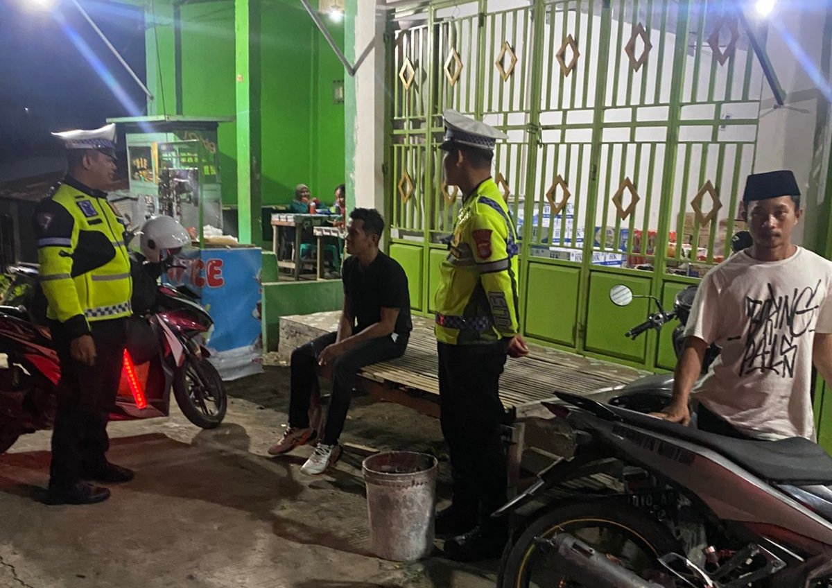 Dibawa Cahaya Biru, PJR Ditlantas Polda Sulbar Terus Berikan Rasa Aman Kepada Masyarakat