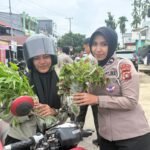 Panen Raya di Pekarangan Pangan Lestari Ditlantas, Hasilnya Dibagikan ke Pengendara Tertib Secara Gratis