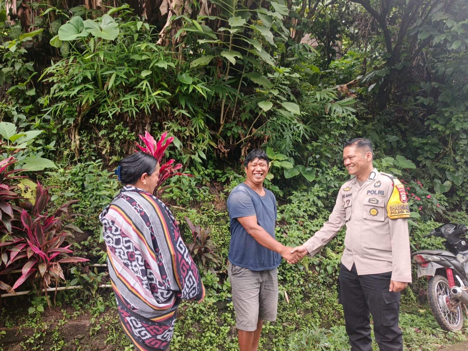 Sambang Humanis Bhabinkamtibmas Saluputti, Warga Bittuang Diajak Jaga Kamtibmas