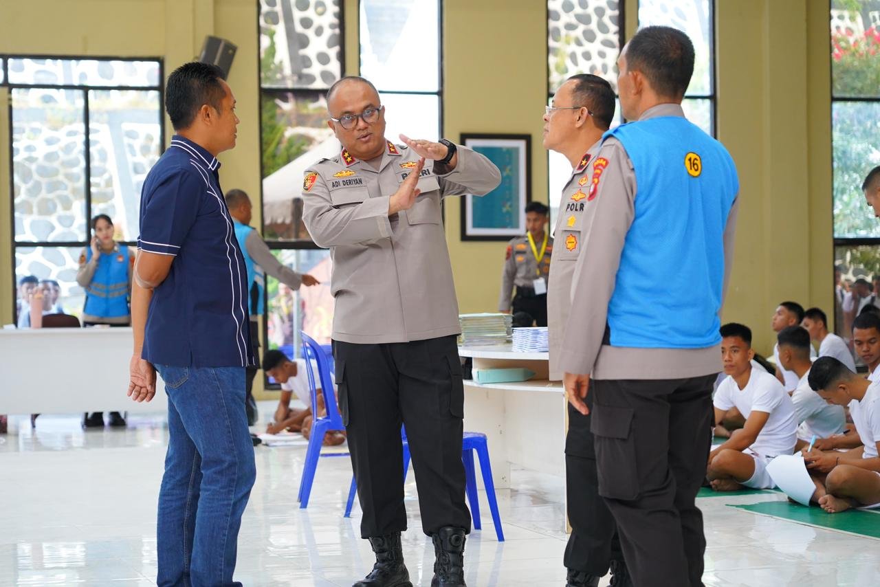 Pastikan Proses Transparan, Kapolda Sulbar Tinjau Langsung Tes Kesehatan Rekrutmen Polri