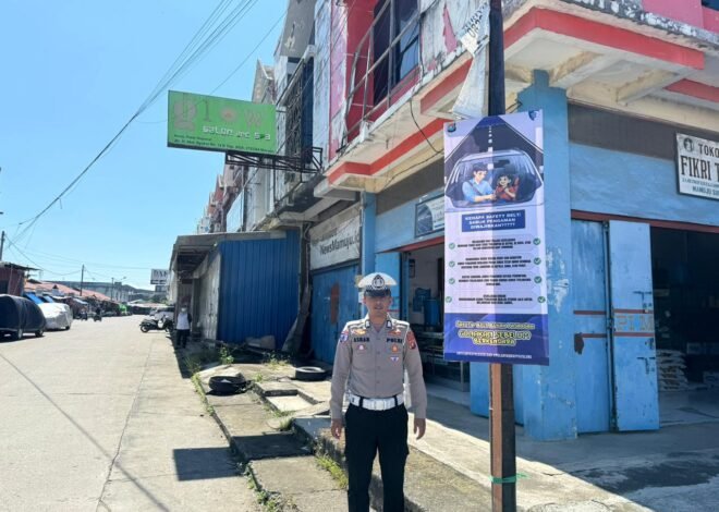 Wujudkan Keselamatan Berlalu Lintas, Ditlantas Polda Sulbar Pasang Banner Himbauan di Sejumlah Titik Mamuju