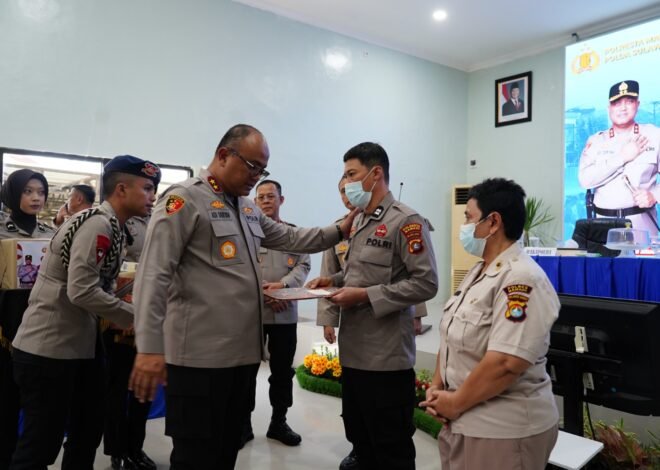 Kapolda Sulbar Tegaskan Prinsip “Yang Benar Dikatakan Benar, Yang Salah Dikatakan Salah”