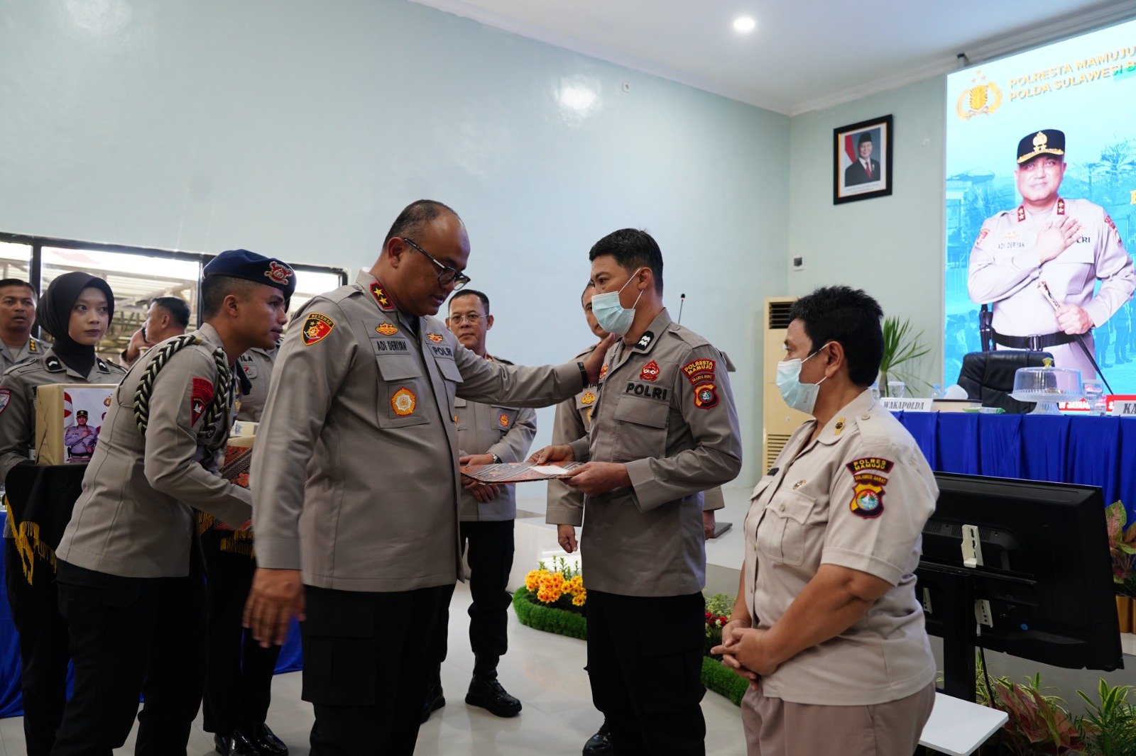 Kapolda Sulbar Tegaskan Prinsip “Yang Benar Dikatakan Benar, Yang Salah Dikatakan Salah”
