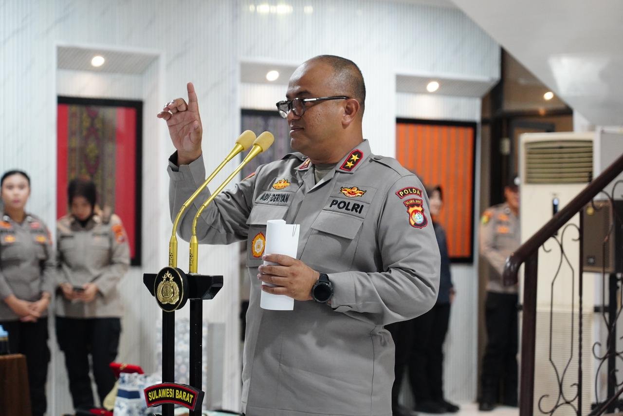 Kapolda Sulbar Pimpin Upacara Penyerahan Jabatan Dirnarkoba, Kombespol Christian Rony Putra Dapat Amanah Baru