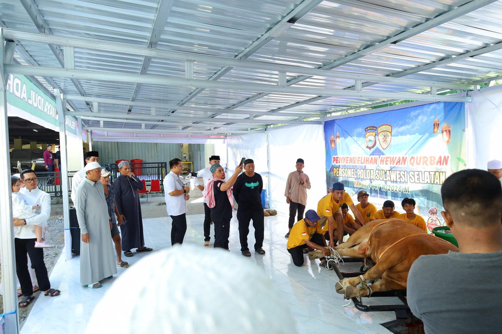 Perkuat Silaturahmi dan Kebersamaan, Kapolda Sulsel Gelar Shalat Idul Adha 1447 H dan Halal Bihalal di Mapolda