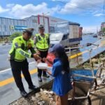 Jumat Berkah: Ditlantas Polda Sulbar Tebar Kebaikan, Berbagi Rezeki dengan Ojol, Tukang Becak dan Juru Parkir