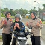 Konsisten Apresiasi Pengguna Jalan, Ditlantas Polda Sulbar Kembali Bagikan Sayur Segar Gratis untuk Pengendara Tertib