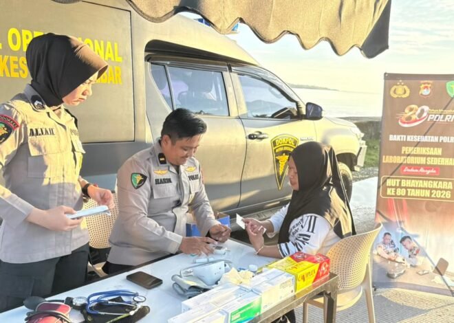 Bid Dokkes Polda Sulbar Hadirkan Layanan Kesehatan Gratis di Car Free Day, Semarak Hari Bhayangkara ke‑80