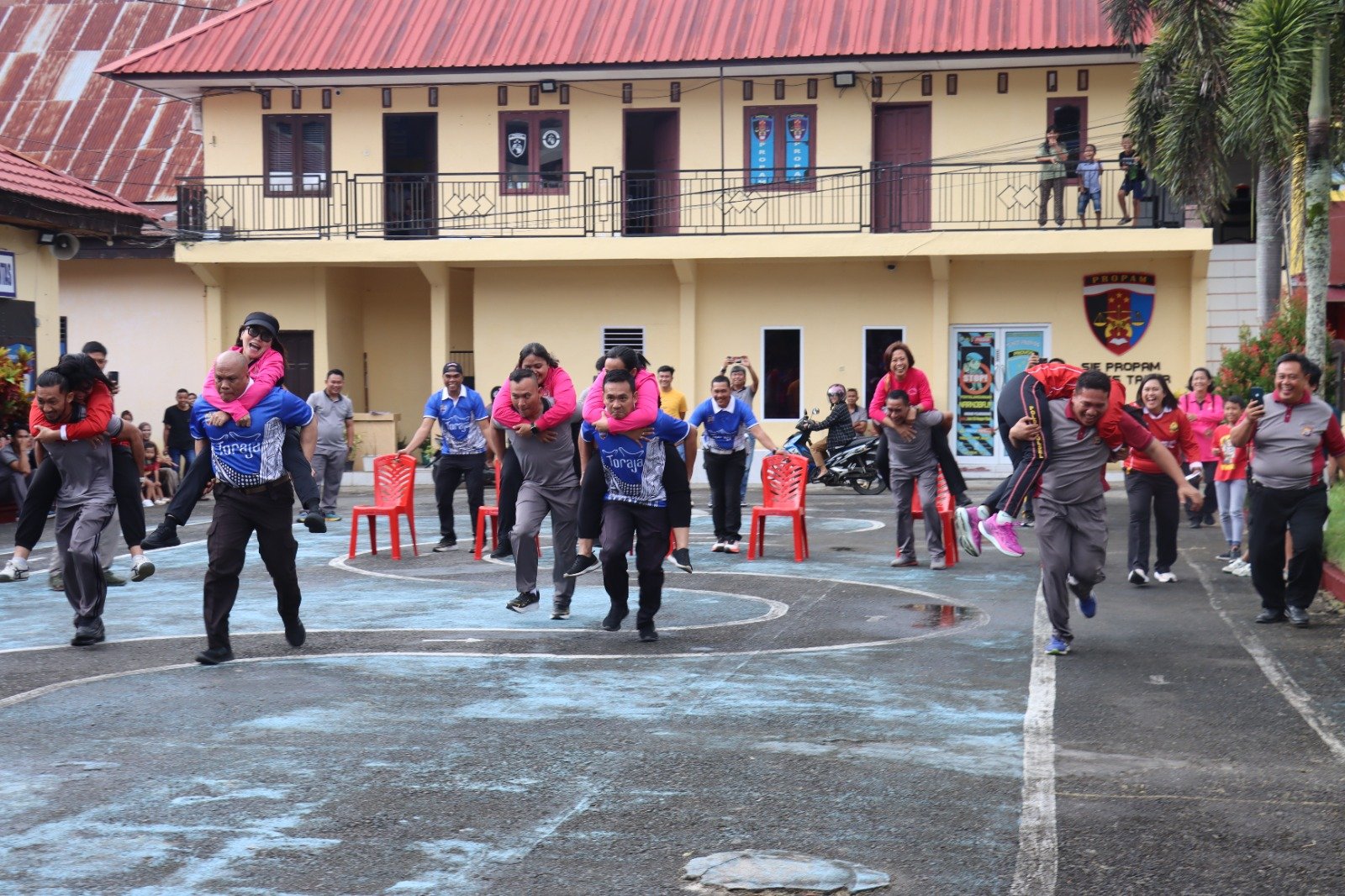 Sambut Hari Bhayangkara ke-80 Tahun 2026, Polres Tana Toraja Gelar Lomba Penuh Kebersamaan dan Sportivitas